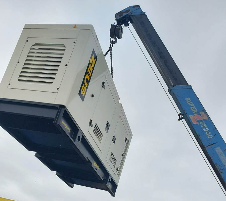 Дизельный генератор Zeus AD80-T400R для строительства