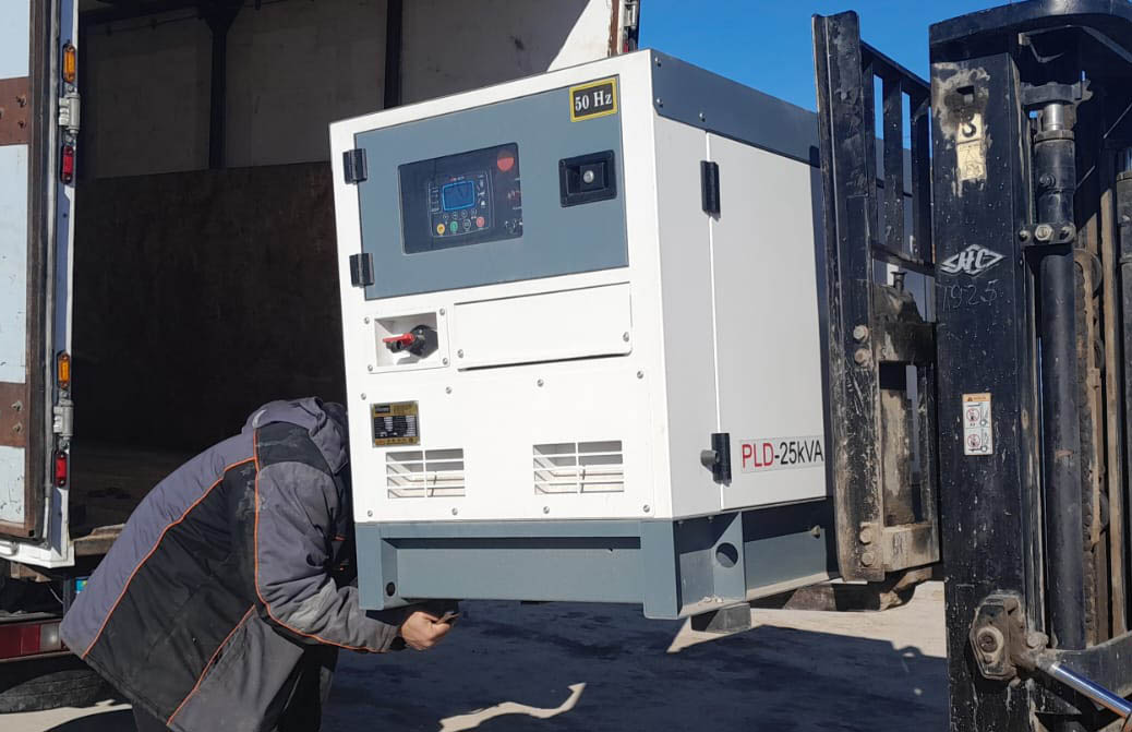 Дизельный генератор PLD-25 в кожухе, на базе промышленного двигателя Lifan